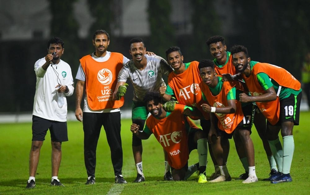 






التفاؤل يسيطر على لاعبي الأخضر قبل مواجهة سوريا اليوم                  (مكة)