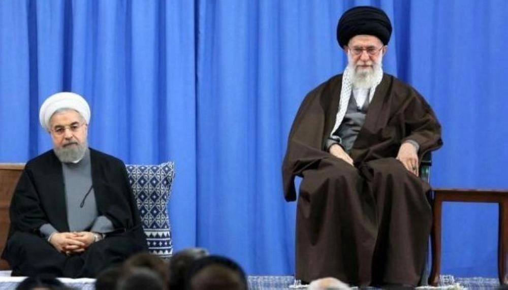 






خامنئي وروحاني                                         (مكة)