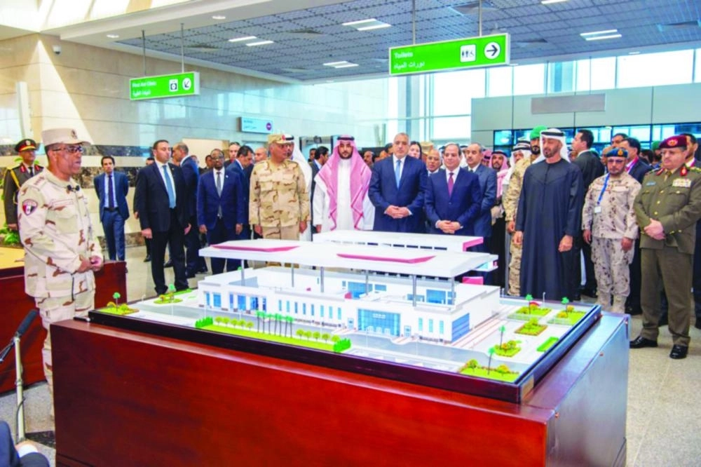 






 خالد بن سلمان لدى حضوره افتتاح قاعدة برنيس العسكرية                                                                                               (واس)  