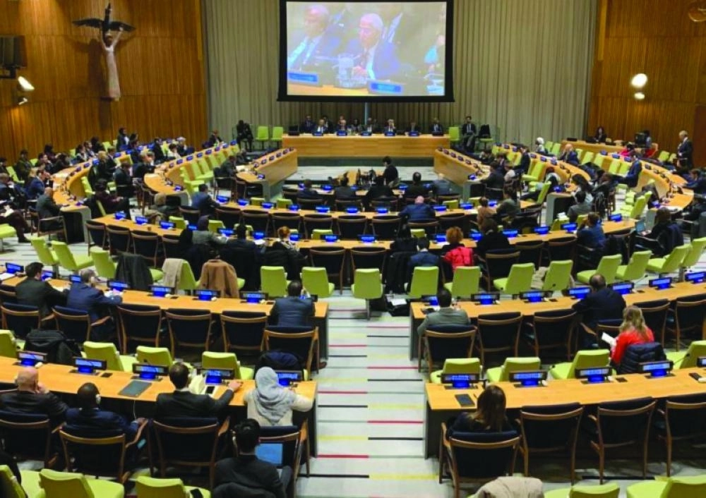 






المبارك متحدثا بالجلسة                                                 (العشرين)