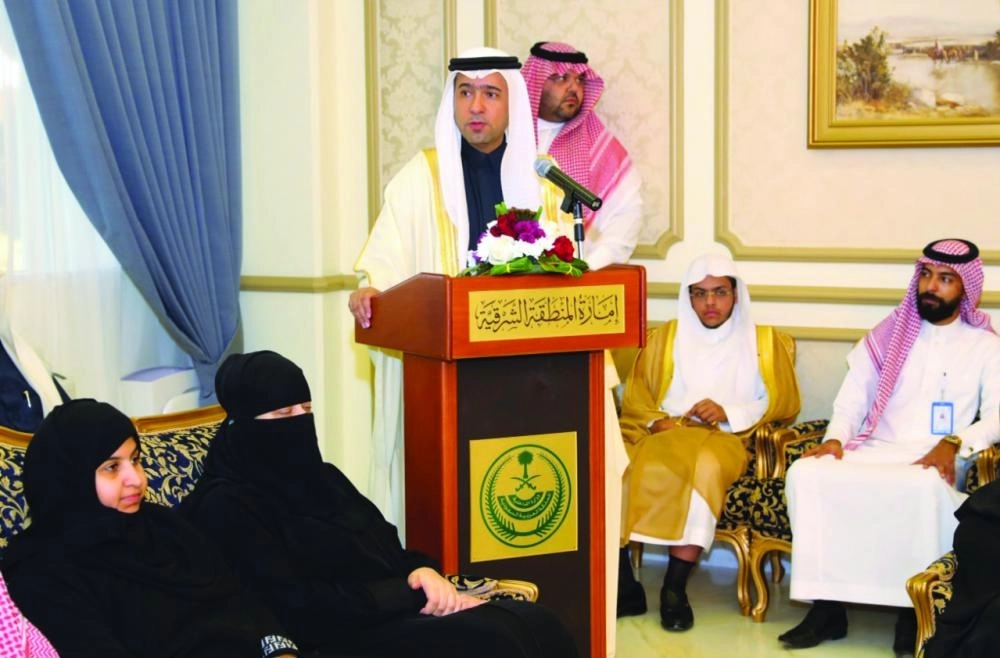 






وزير الإسكان يتحدث في الحفل            (مكة)