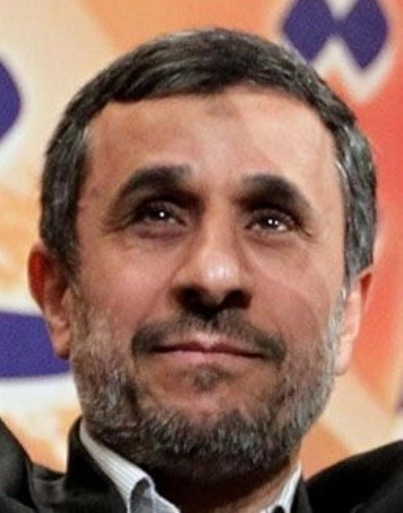 محمود أحمدي نجاد    (مكة)