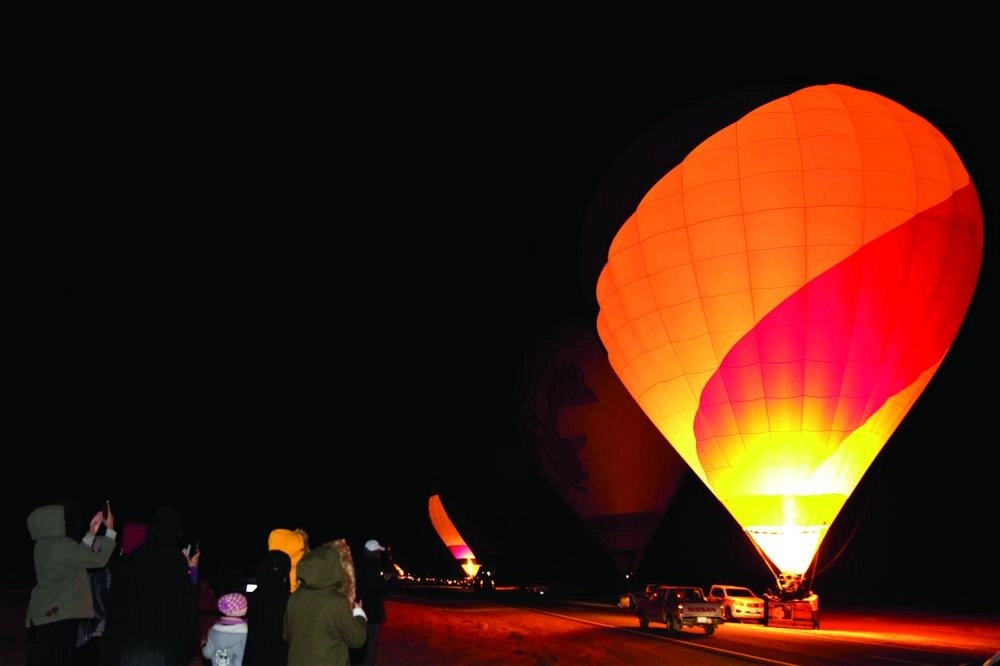 من عروض المناطيد المتوهجة (مكة)