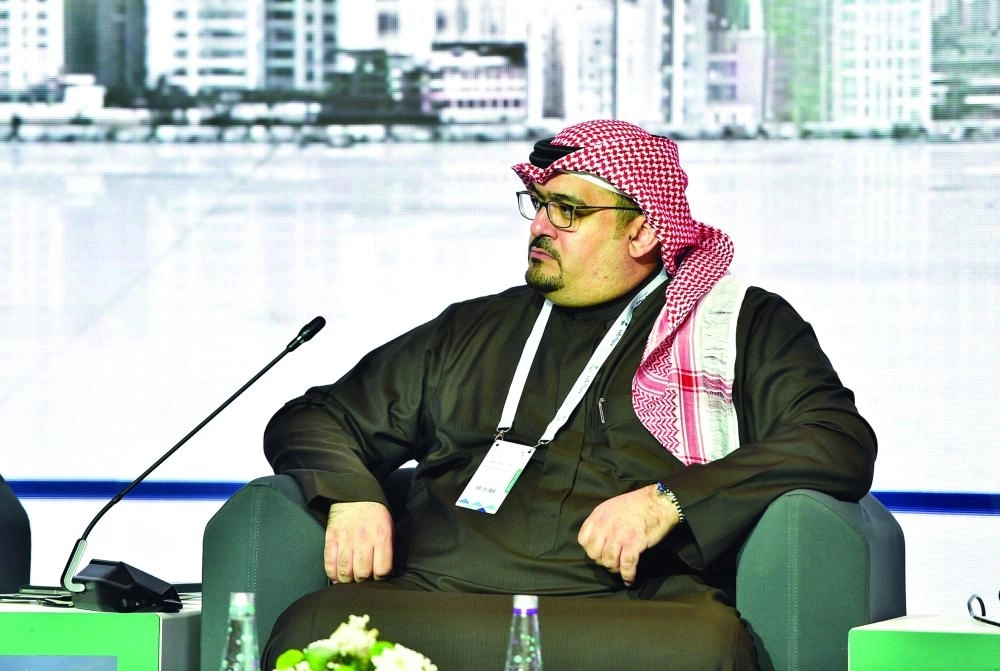 من الجلسات                 (الرياض الاقتصادي)