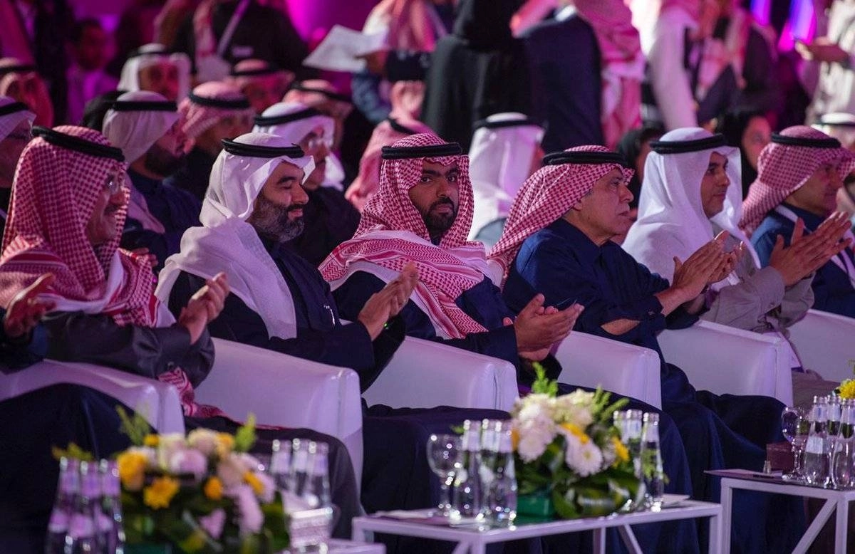 جانب من حضور وزير الثقافة حفل مسابقة آرتاثون الذكاء الاصطناعي (مكة)