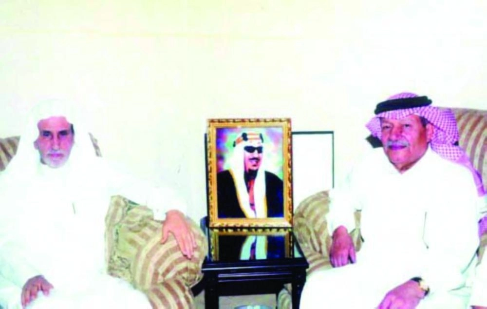 الراحل مبارك عبدالكريم مع مؤسس الهلال الراحل عبدالرحمن بن سعيد