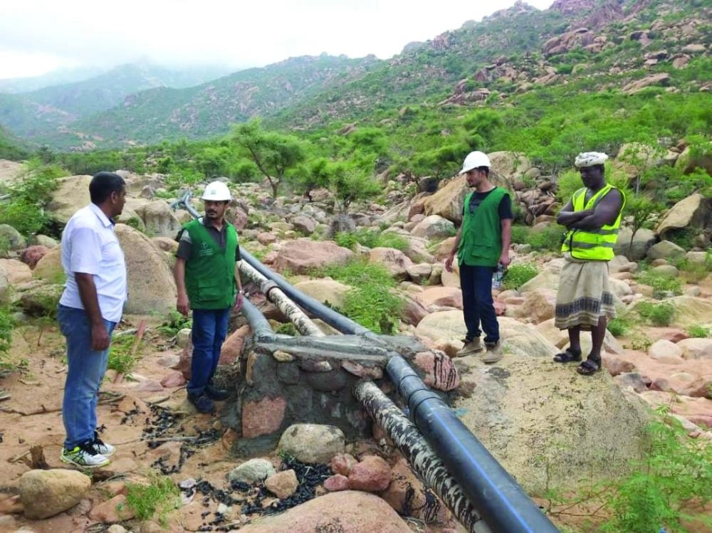 



البرنامج يساعد على مد خطوط المياه