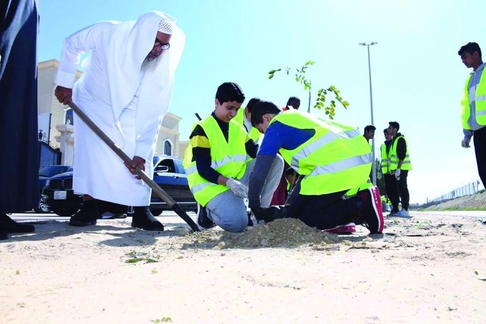 






جانب من إحدى المبادرات التطوعية لزراعة الأشجار               (مكة)