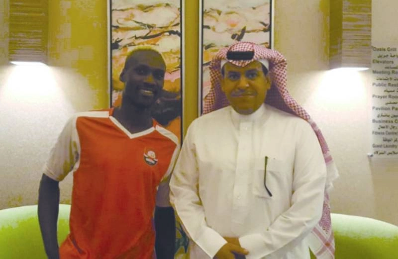 بانقورا مع الزميل الفراج في آخر مواسمه بالرائد  (مكة)