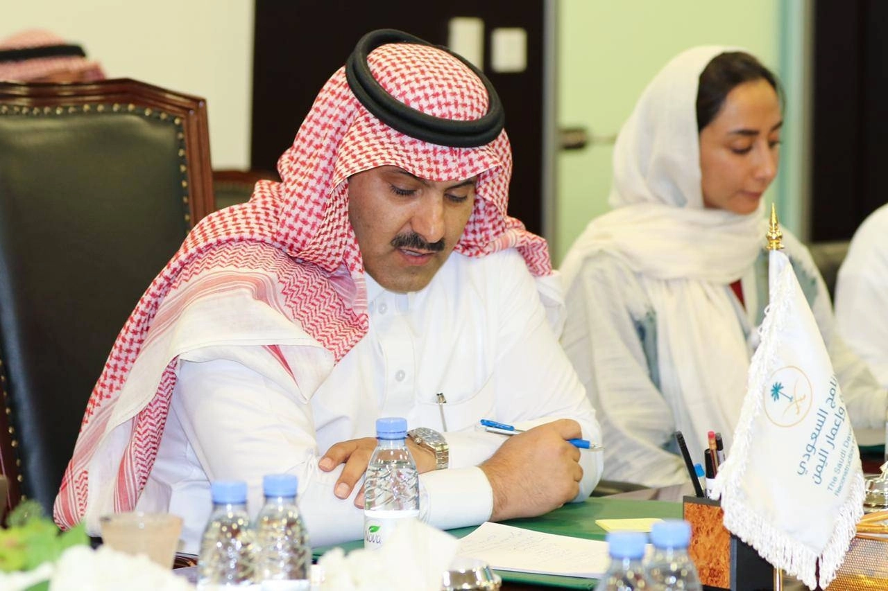 آل جابر يلتقي نائبة الممثل المقيم لبرنامج الأمم المتحدة الإنمائي في اليمن