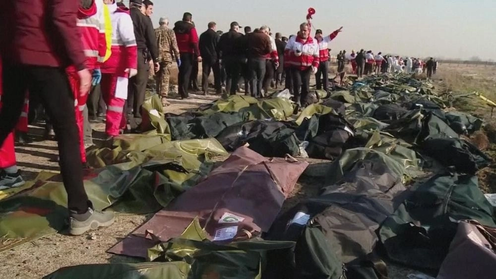 






جثامين قتلى الطائرة المنكوبة                                                                                       (مكة)