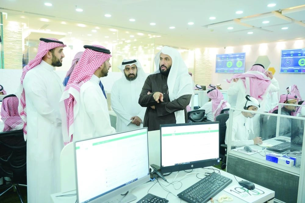 وليد الصمعاني خلال تدشين مركز التواصل (مكة)