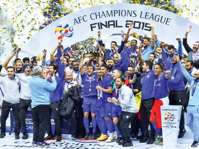 الهلال لحظة تتويجه بدوري أبطال آسيا (مكة)