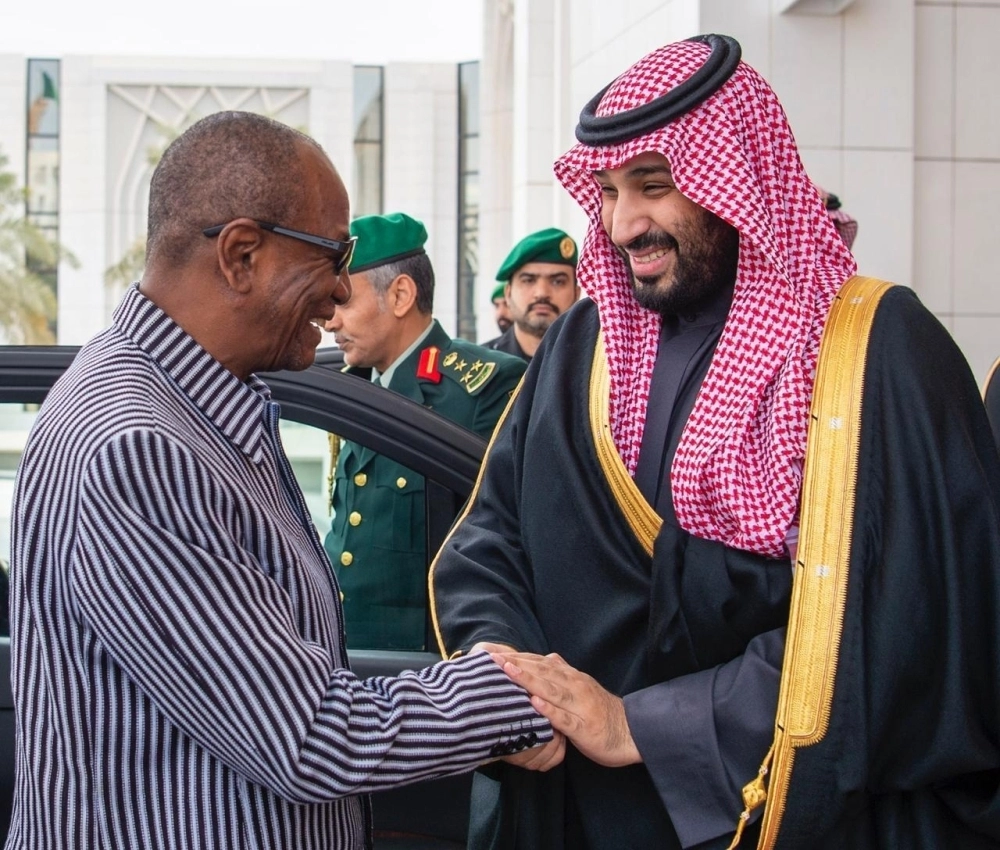 الأمير محمد بن سلمان لدى استقباله ألفا كوندي في الرياض أمس (واس)