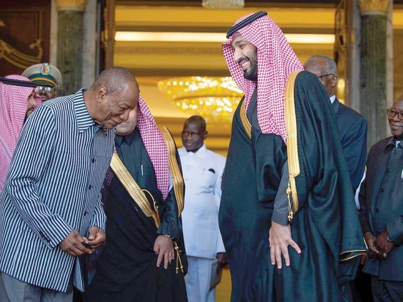 الأمير محمد بن سلمان لدى استقباله ألفا كوندي في الرياض أمس (واس)