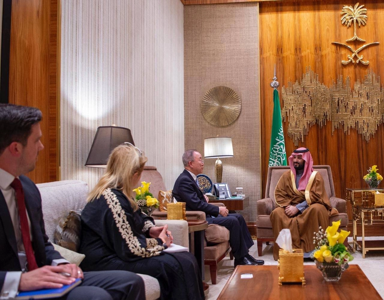 ولي العهد يلتقي الأمين العام للأمم المتحدة السابق 
(واس)