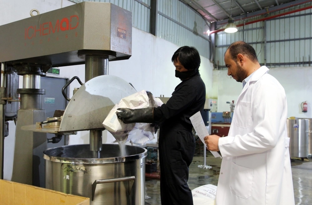 شباب وفتيات بجازان يعملون في مشاريعهم الاستثمارية الخاصة                                                                          (واس)