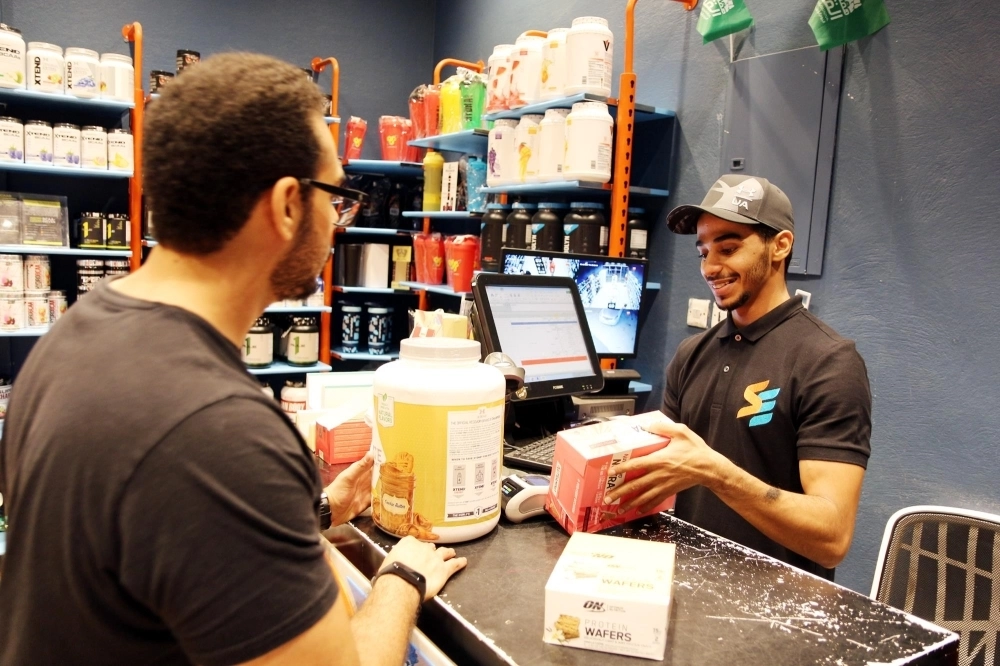 شباب وفتيات بجازان يعملون في مشاريعهم الاستثمارية الخاصة                                                                          (واس)