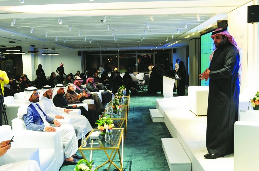 



حضور اللقاء                                             (منشآت)