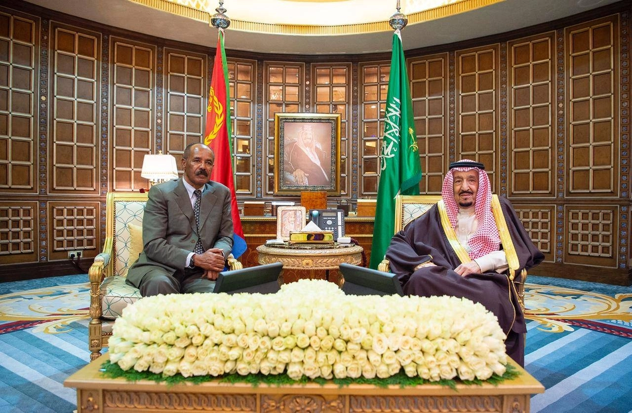 خادم الحرمين الشريفين يعقد جلسة مباحثات رسمية مع رئيس دولة أريتريا (واس)