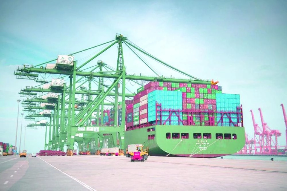 



ميناء الملك عبدالعزيز بالدمام                                            (مكة)