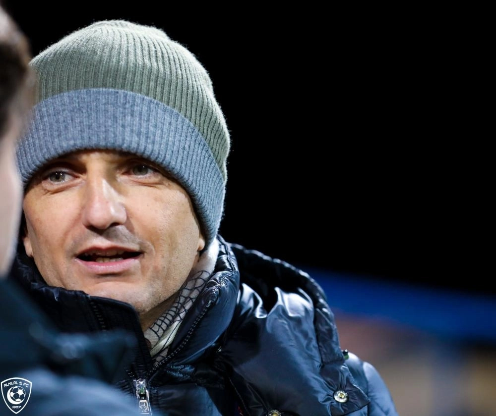 






رازفان لوشيسكو