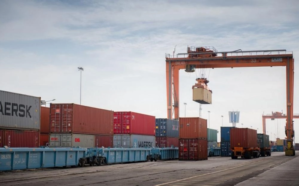 






ميناء الملك عبدالعزيز بالدمام                            (مكة)