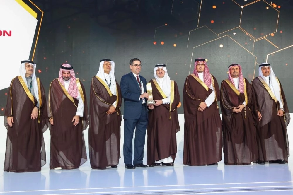 جانب من تكريم الشركات المساهمة في اكتفاء (مكة)