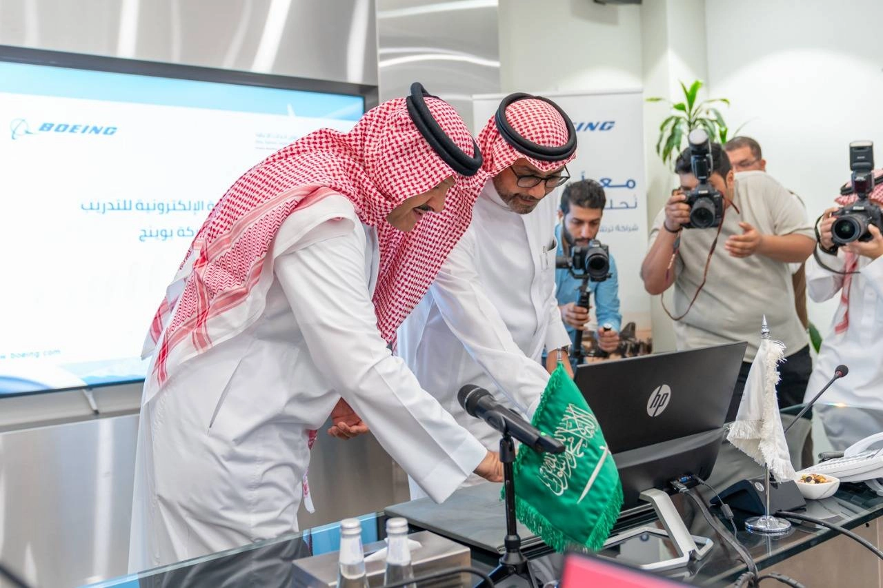 الأمير سلطان بن سلمان يدشن "المنصة الالكترونية للتدريب"