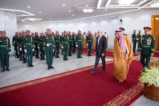 من استقبال خادم الحرمين الشريفين