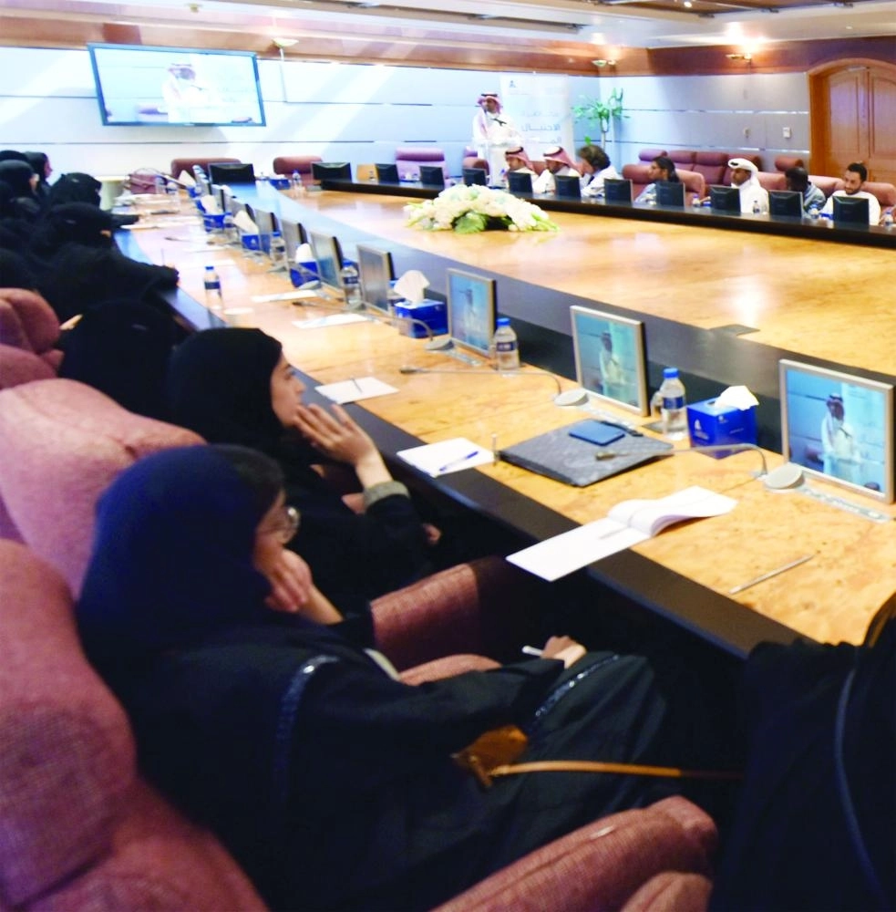 



جانب من المحاضرة                            (مكة)