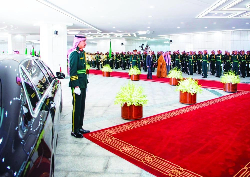 






 من توقيع الاتفاقيات