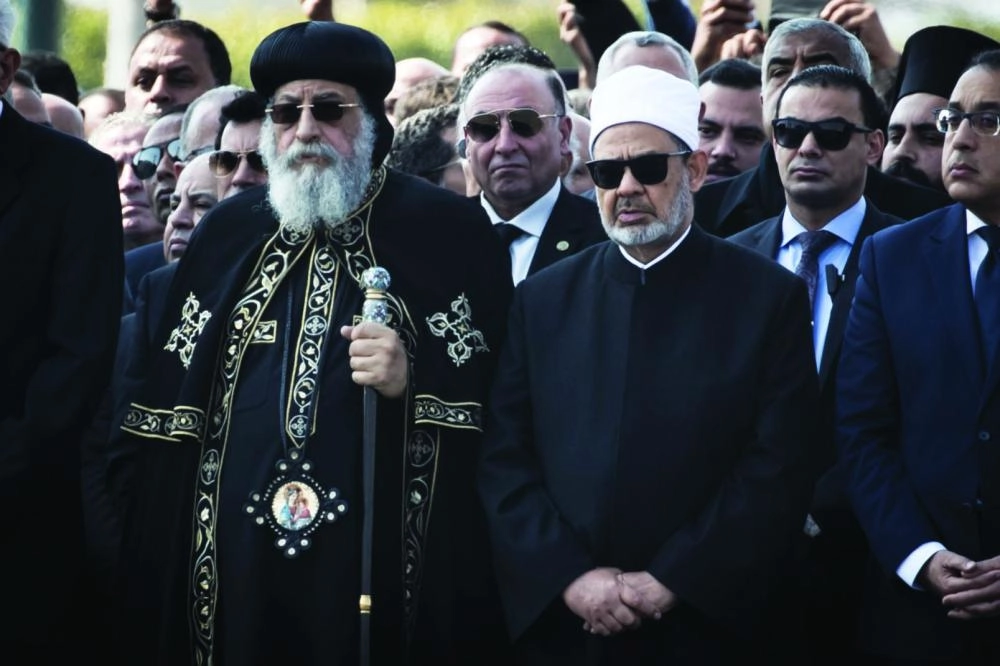 شيخ الأزهر على رأس المشيعين (د ب أ)