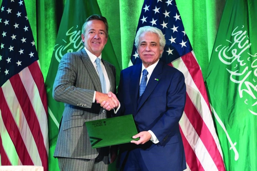 






القصبي خلال تسليم الرخصة                       (الاستثمار)