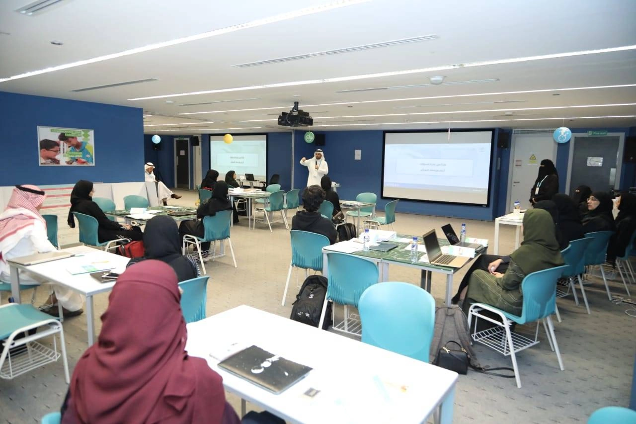 برنامج تاهيلي لخوض مسابقة "إيسيف" الدولية