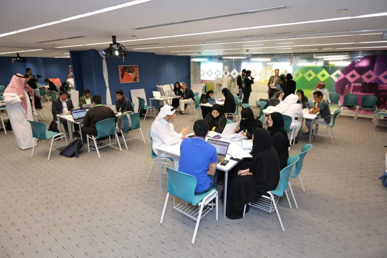 برنامج تاهيلي لخوض مسابقة "إيسيف" الدولية