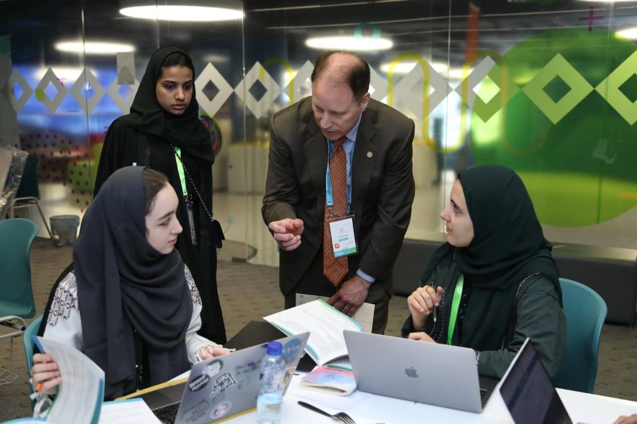 برنامج تاهيلي لخوض مسابقة "إيسيف" الدولية