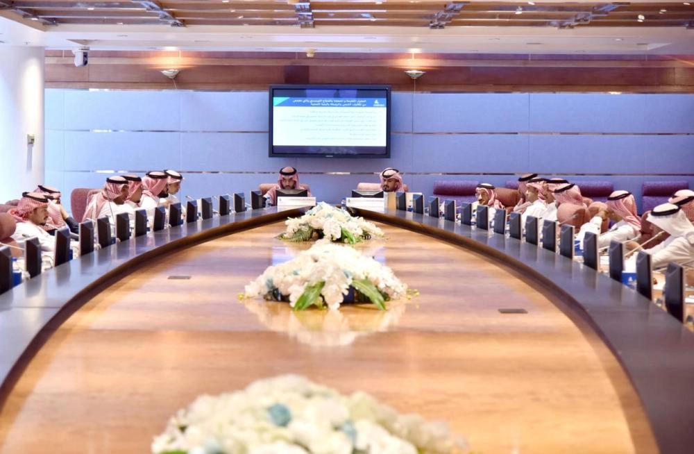 






جانب من ورشة عمل اللجنة اللوجستية مع ممثلي مجلس الغرف أمس                                                                         (مكة)