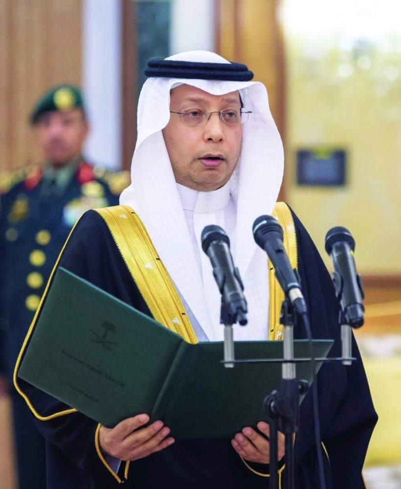 






إياد حكيم يؤدي القسم