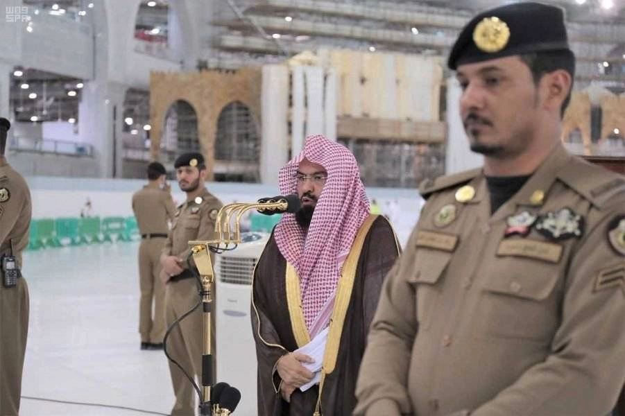 السديس يوضح لقاصدي المسجد الحرام المقاصد الشرعية من الإجراءات الاحترازية (واس)