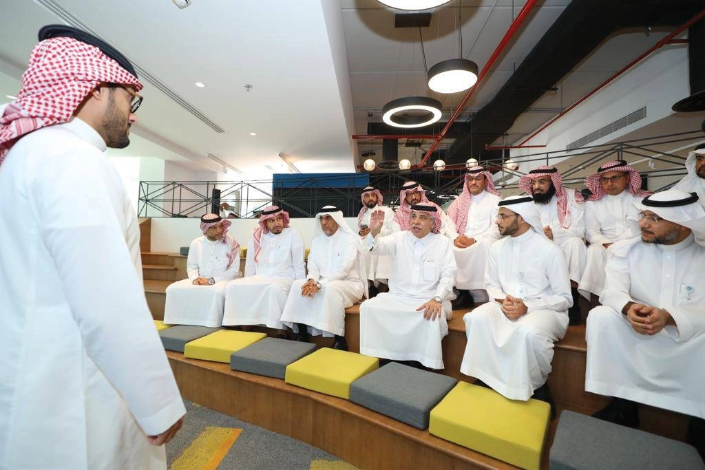 تدشين المركز السعودي للأعمال الاقتصادية 