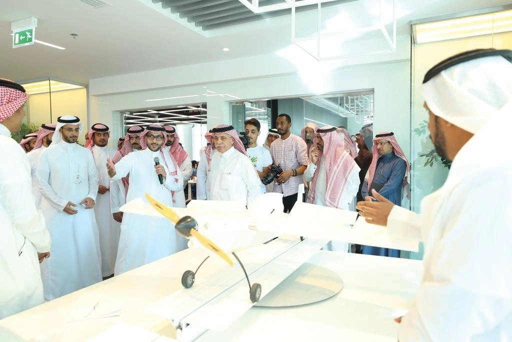 تدشين المركز السعودي للأعمال الاقتصادية  