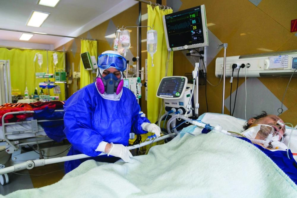 






حالة تعالج من كورونا داخل إيران                   (د ب أ)