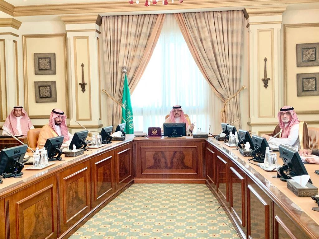 أثناء الاجتماع