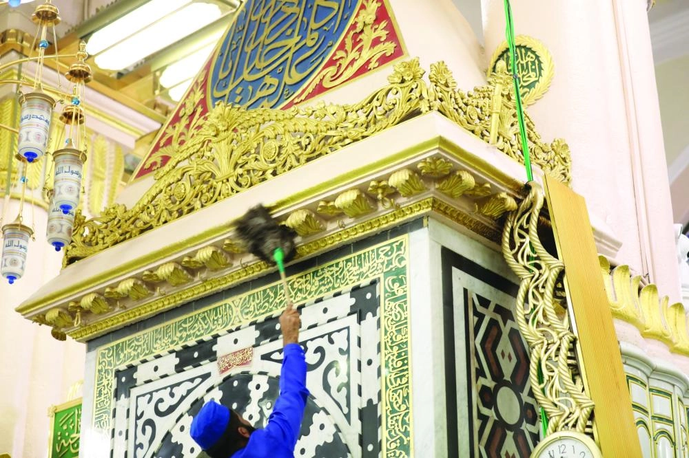من عمليات التعقيم والتطهير بالمسجد النبوي (مكة)