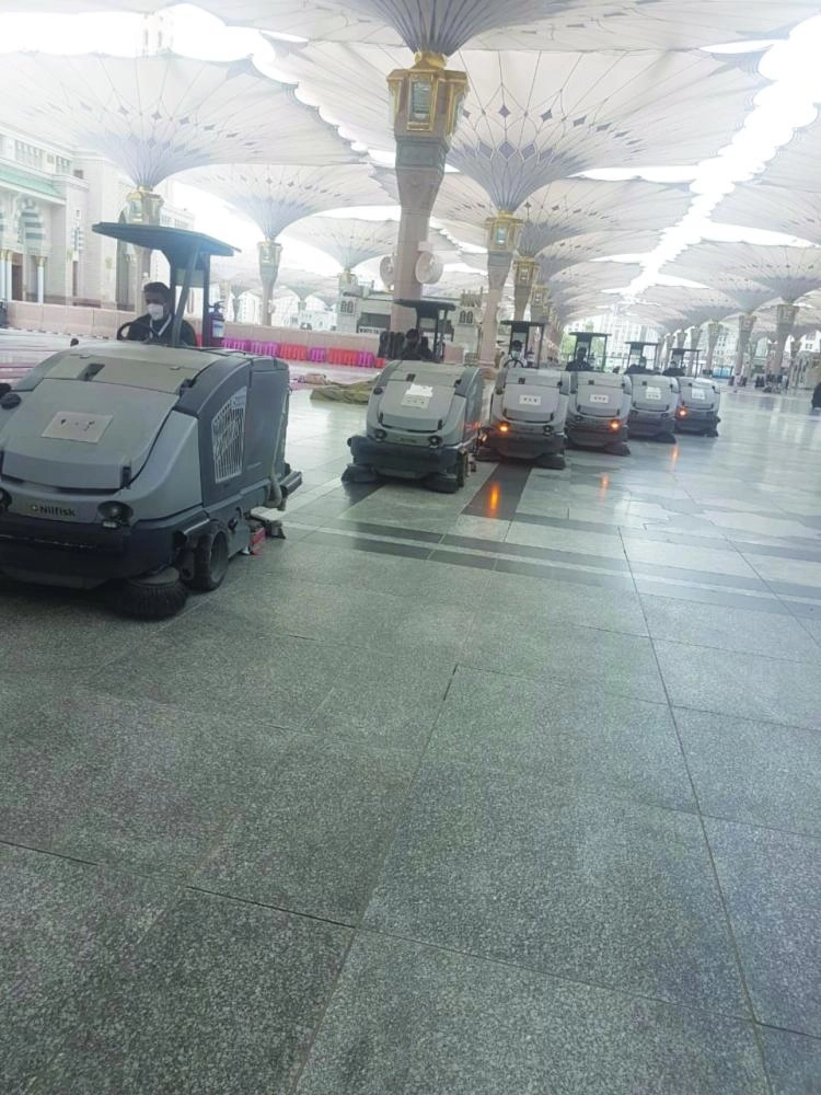 من عمليات التعقيم والتطهير بالمسجد النبوي (مكة) 