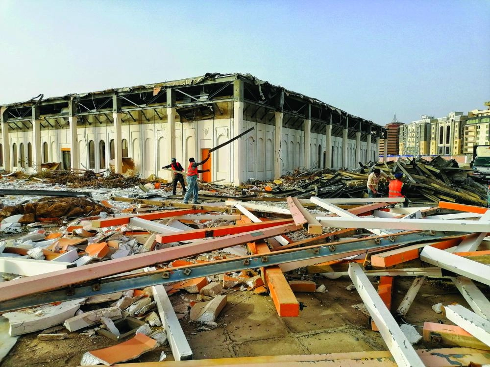 أعمال هدم مدينة الملك فهد الساحلية (أنس الحارثي) 