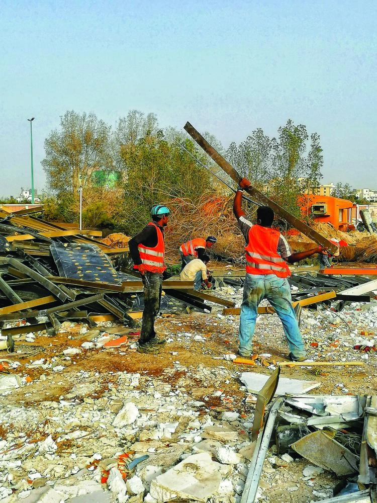 أعمال هدم مدينة الملك فهد الساحلية (أنس الحارثي) 