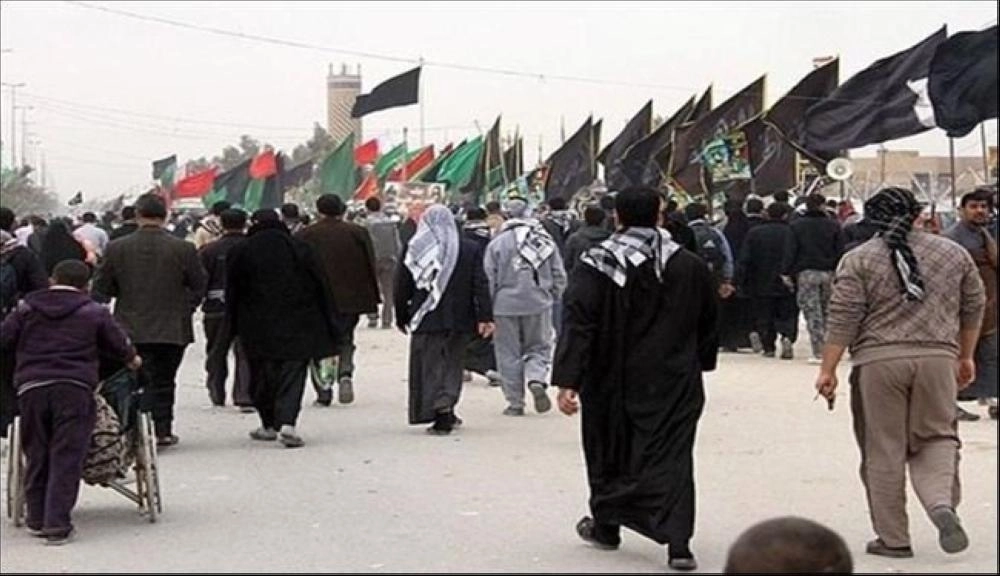 فيديو:تدفق مئات الاف الزوار الايرانيين للمشاركة بمسيرة الاربعين