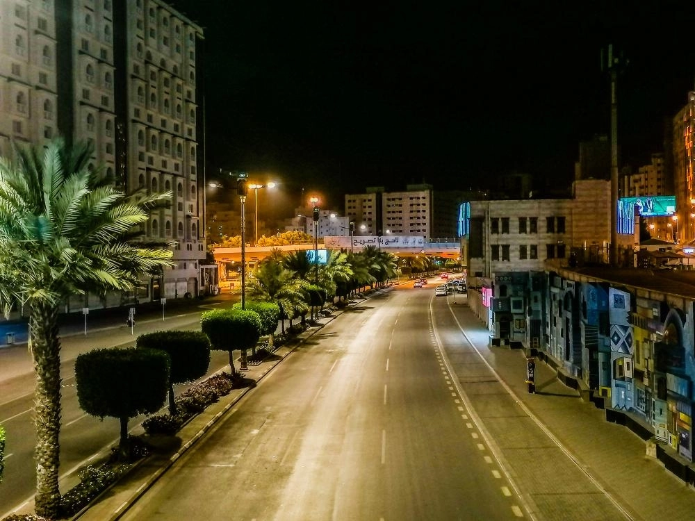  شوارع مكة خالية    تصوير /أنس الحارثي 